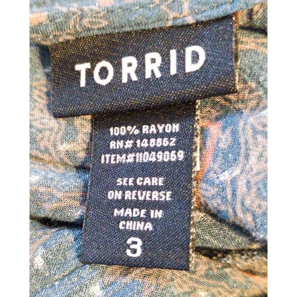 Torrid Geo Print Gauze Cold Shoulder Blouse Size 3 - Picture 7 of 7